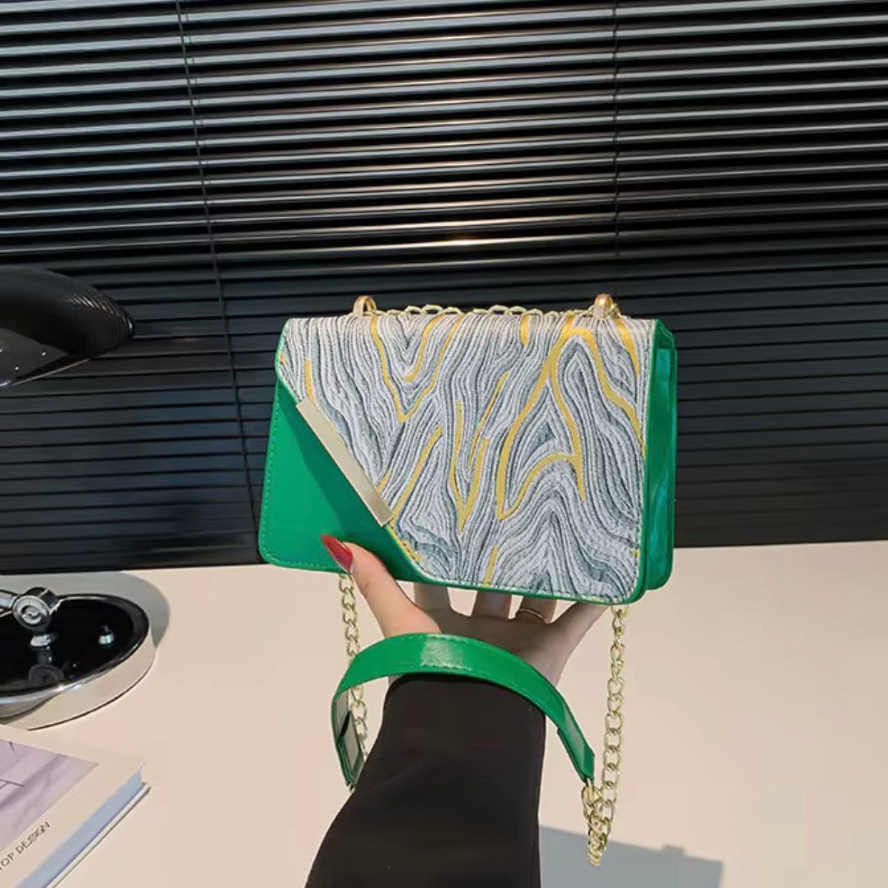 Aurora Vein mini chain bag