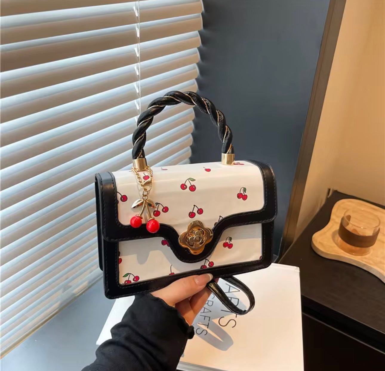 Cherry noir mini bag