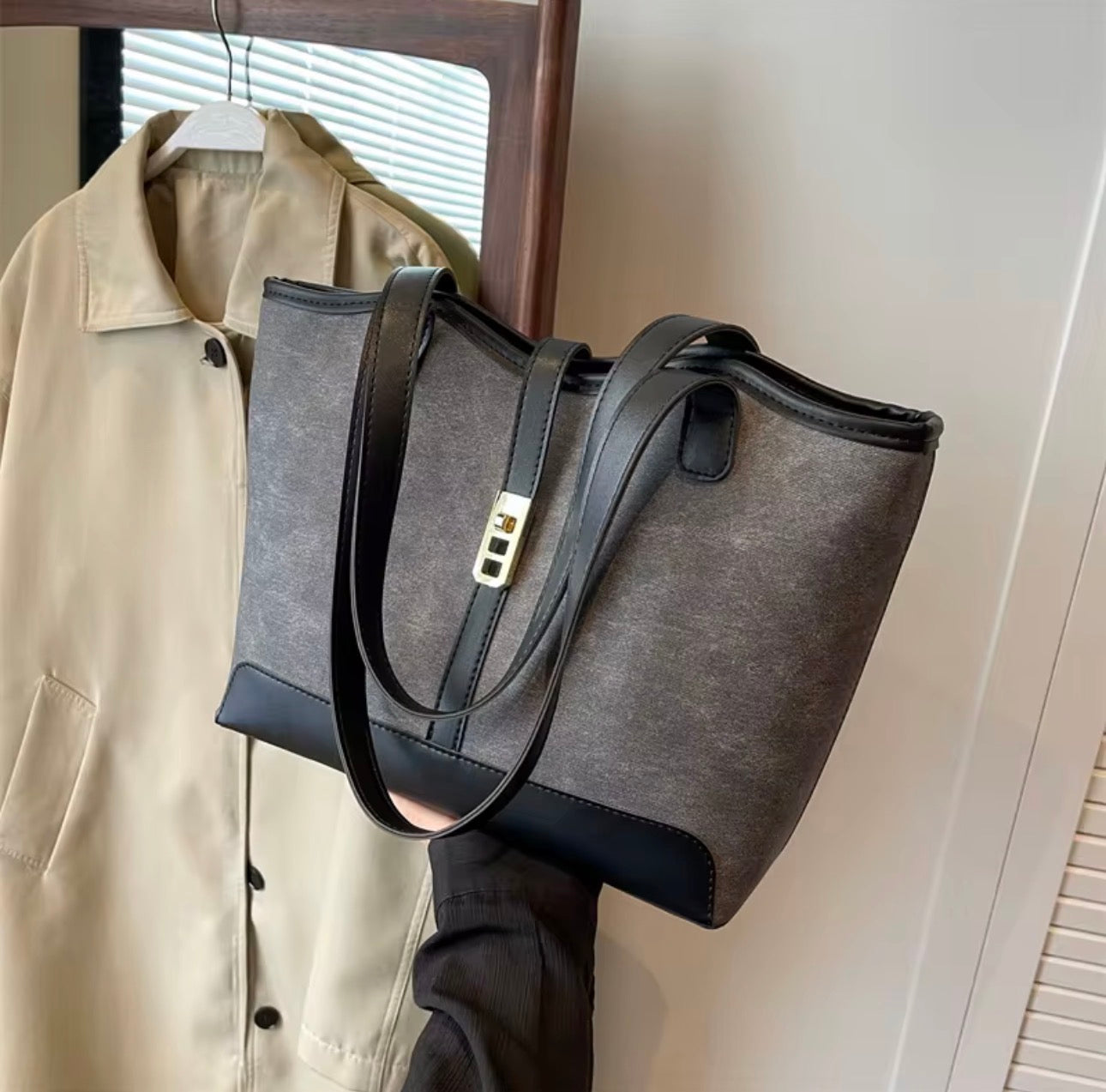 City Luxe Carryall Tote